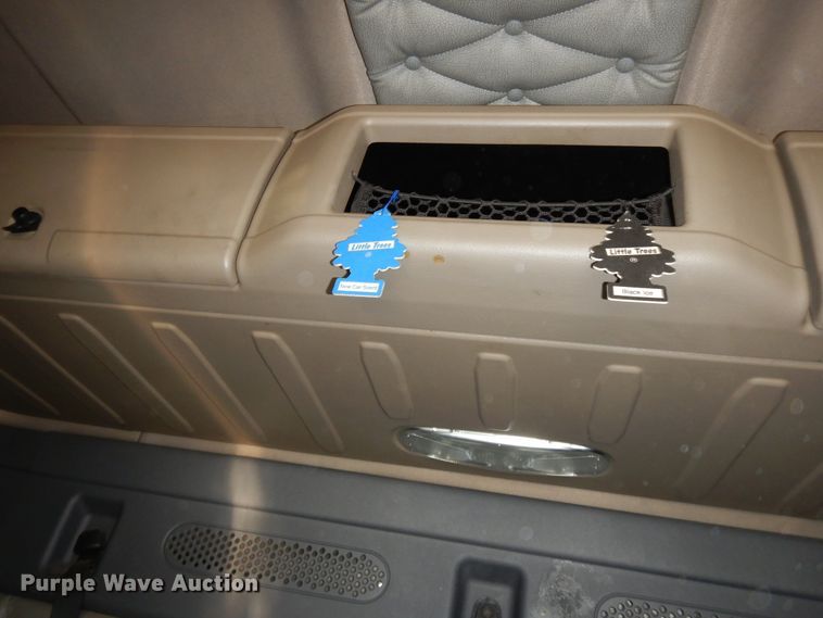 image for item DF6738 2009 Freightliner Cascadia  semi truck