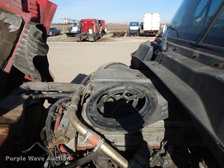 image for item DF6738 2009 Freightliner Cascadia  semi truck