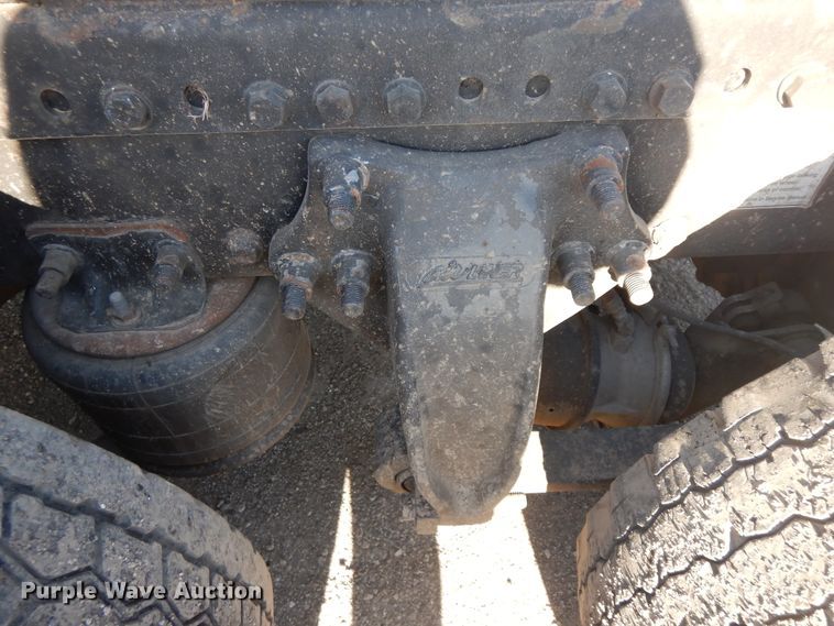 image for item DF6738 2009 Freightliner Cascadia  semi truck