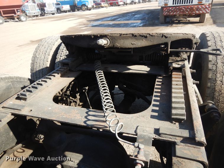 image for item DF6738 2009 Freightliner Cascadia  semi truck