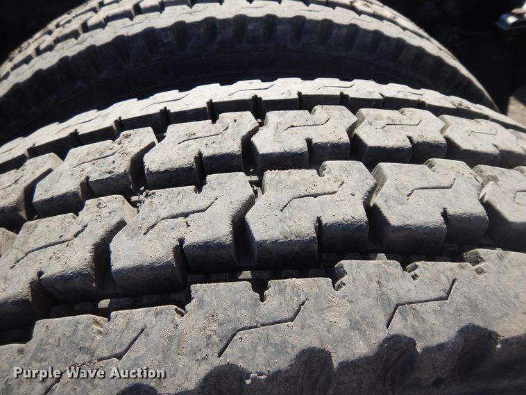 image for item DF6738 2009 Freightliner Cascadia  semi truck