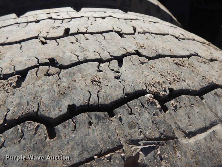 image for item DF6738 2009 Freightliner Cascadia  semi truck