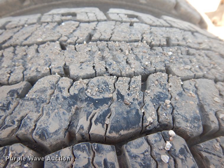 image for item DF6738 2009 Freightliner Cascadia  semi truck