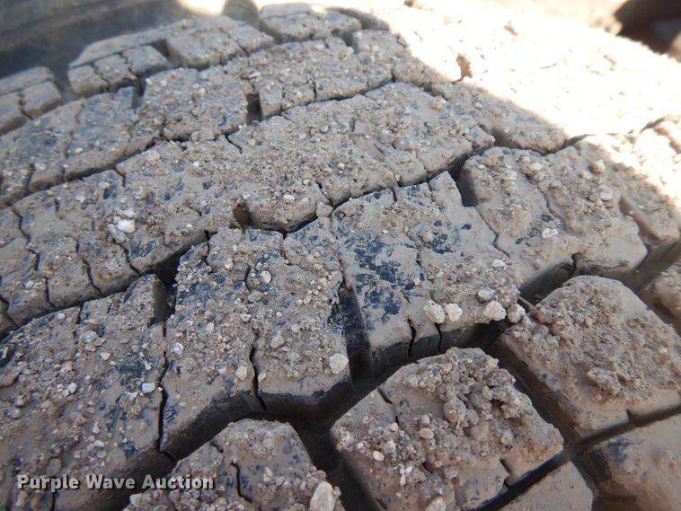 image for item DF6738 2009 Freightliner Cascadia  semi truck