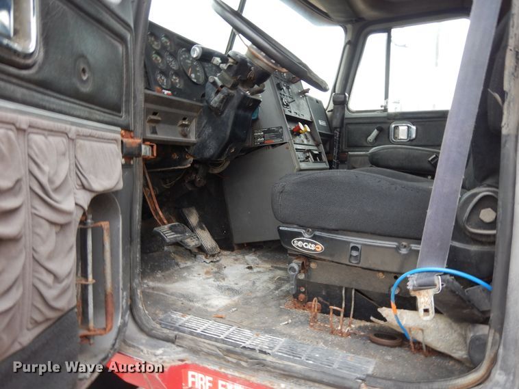 image for item DF6744 1991 Mack CH613  truck tractor