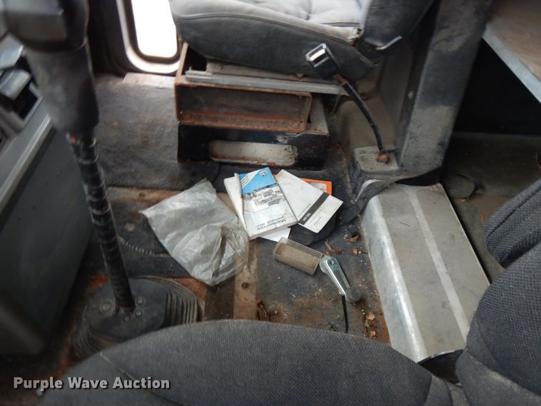 image for item DF6744 1991 Mack CH613  truck tractor