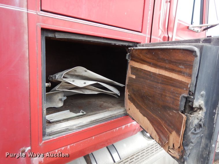 image for item DF6744 1991 Mack CH613  truck tractor