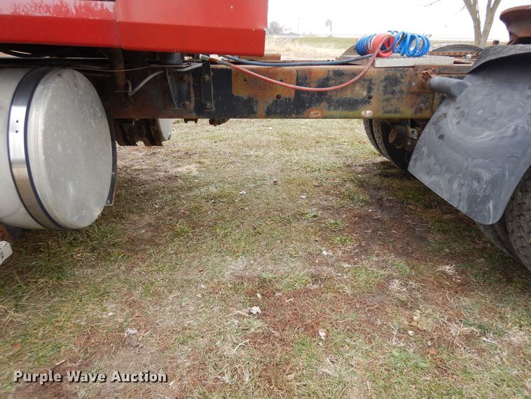 image for item DF6744 1991 Mack CH613  truck tractor