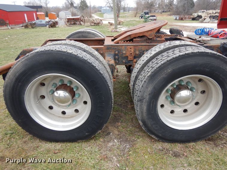 image for item DF6744 1991 Mack CH613  truck tractor