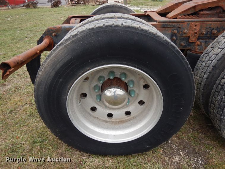 image for item DF6744 1991 Mack CH613  truck tractor