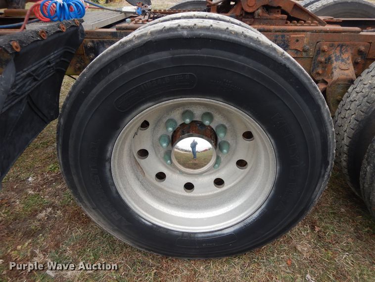 image for item DF6744 1991 Mack CH613  truck tractor