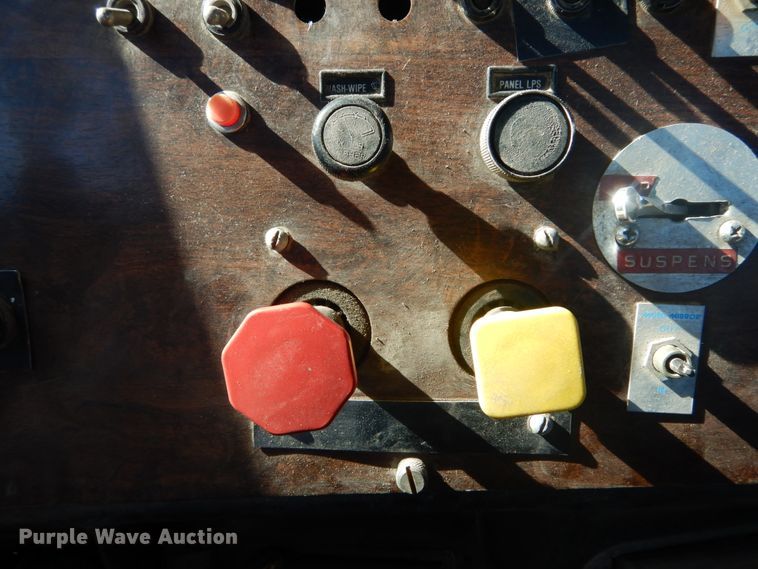 image for item DI1006 1988 Peterbilt 379  semi truck