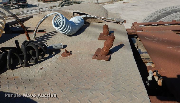 image for item DI1006 1988 Peterbilt 379  semi truck