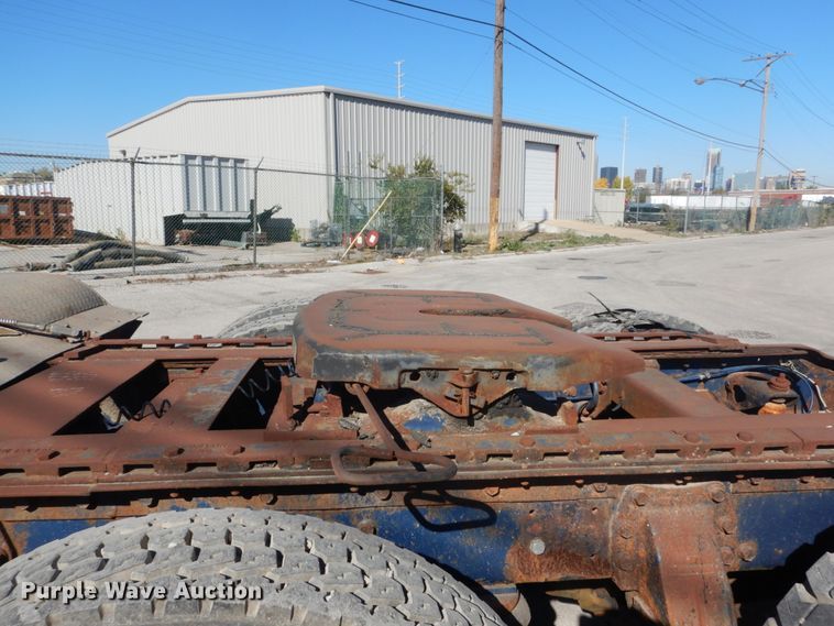 image for item DI1006 1988 Peterbilt 379  semi truck