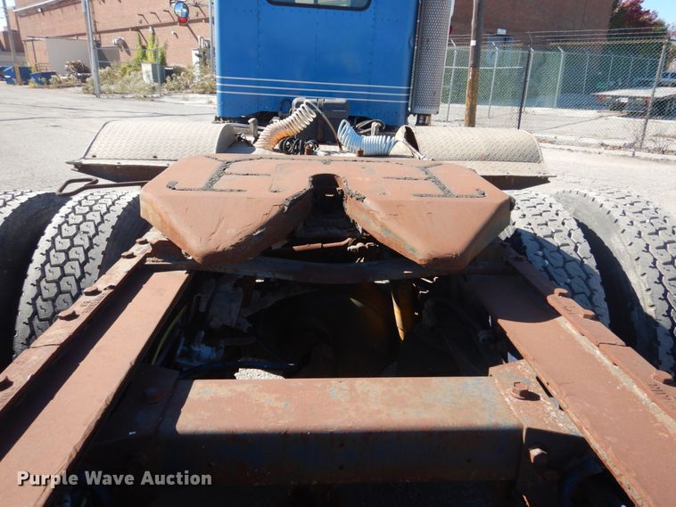 image for item DI1006 1988 Peterbilt 379  semi truck