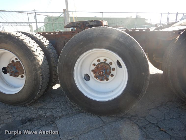 image for item DI1006 1988 Peterbilt 379  semi truck