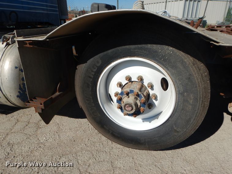 image for item DI1006 1988 Peterbilt 379  semi truck