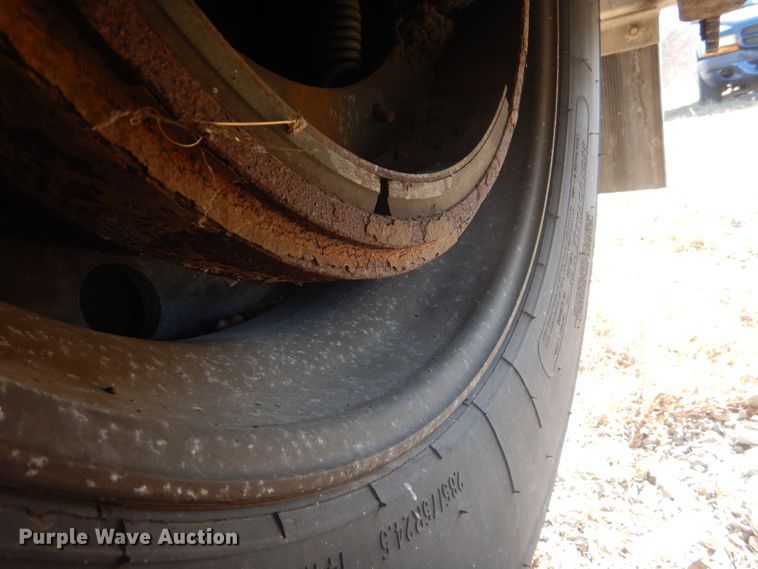 image for item DI1081 2006 Reitnouer Max Miser flatbed trailer