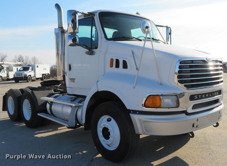 image for item DI3986 2007 Sterling A-Line  semi truck