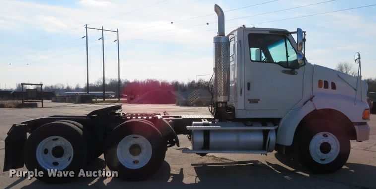 image for item DI3986 2007 Sterling A-Line  semi truck