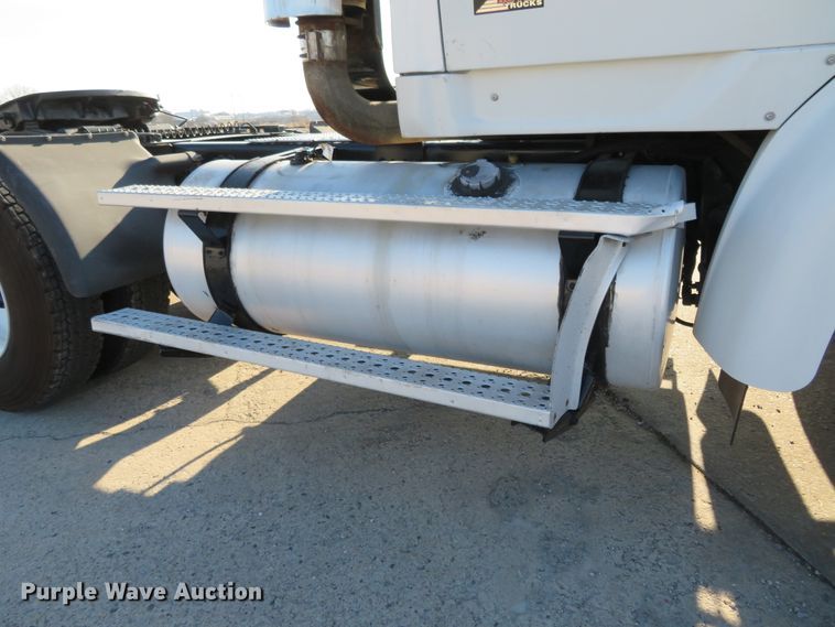 image for item DI3986 2007 Sterling A-Line  semi truck