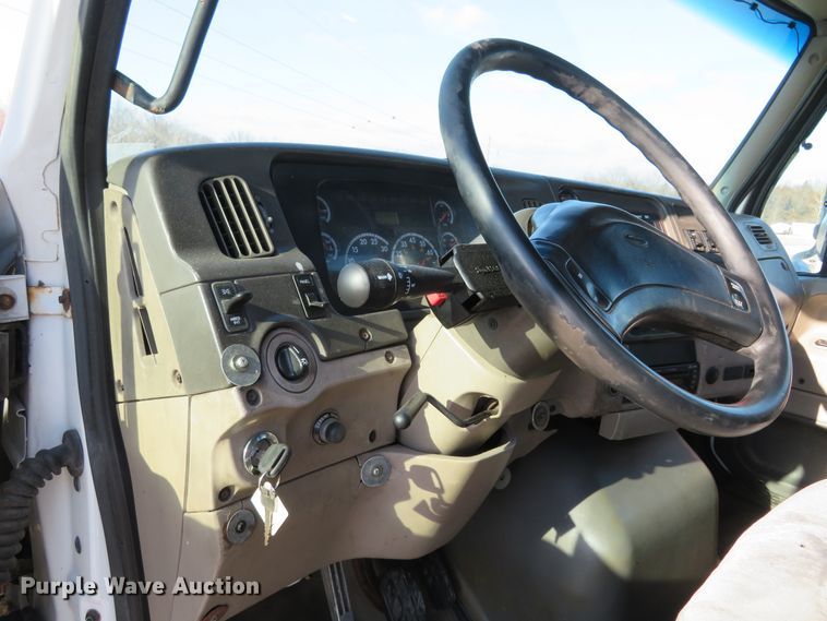 image for item DI3986 2007 Sterling A-Line  semi truck