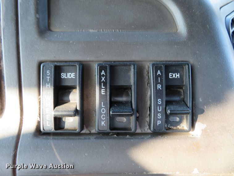 image for item DI3986 2007 Sterling A-Line  semi truck