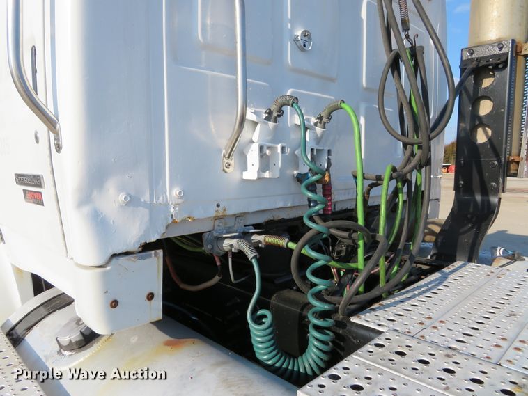 image for item DI3986 2007 Sterling A-Line  semi truck