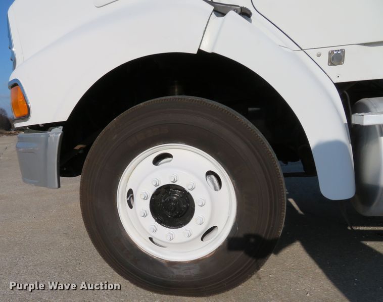 image for item DI3986 2007 Sterling A-Line  semi truck