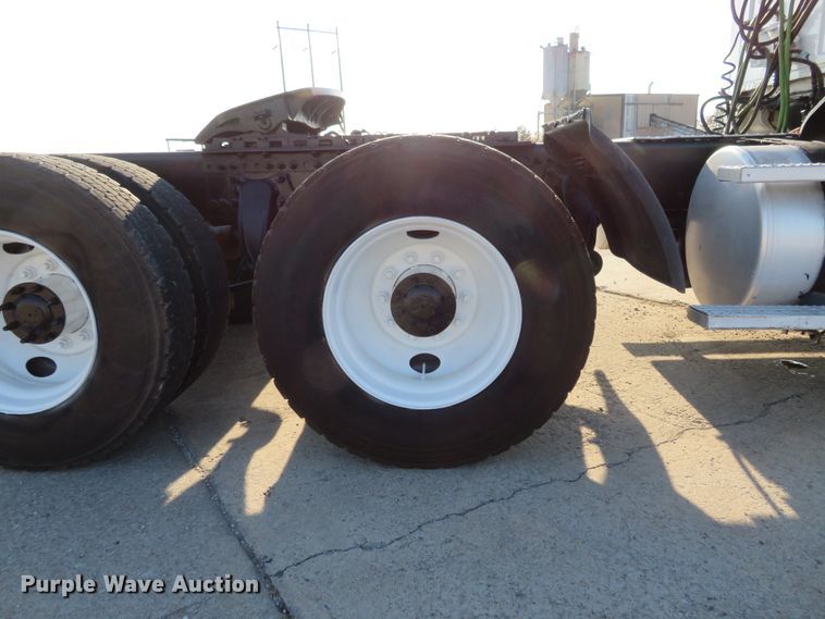 image for item DI3986 2007 Sterling A-Line  semi truck