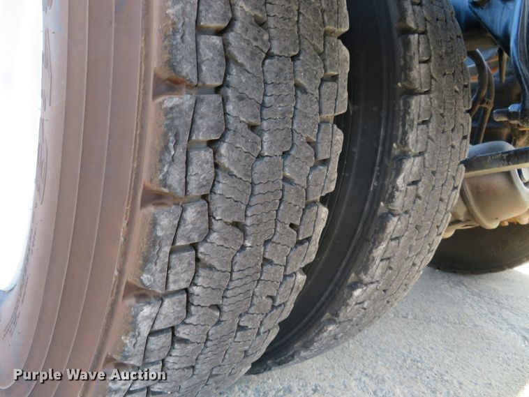 image for item DI3986 2007 Sterling A-Line  semi truck