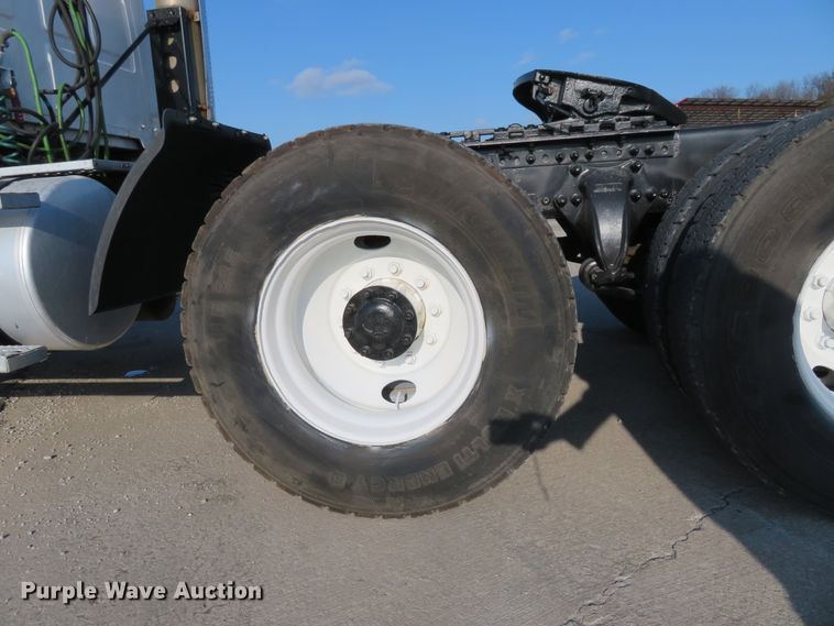 image for item DI3986 2007 Sterling A-Line  semi truck