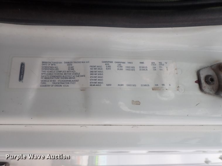 image for item DI7492 2011 Freightliner Cascadia  semi truck