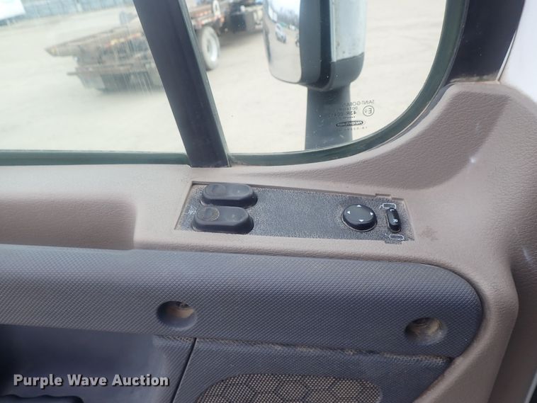 image for item DI7492 2011 Freightliner Cascadia  semi truck