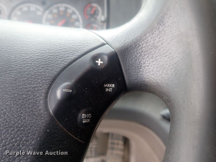 image for item DI7492 2011 Freightliner Cascadia  semi truck