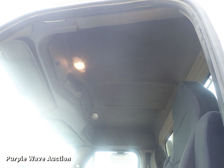 image for item DI7492 2011 Freightliner Cascadia  semi truck