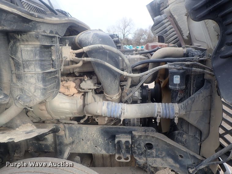 image for item DI7492 2011 Freightliner Cascadia  semi truck