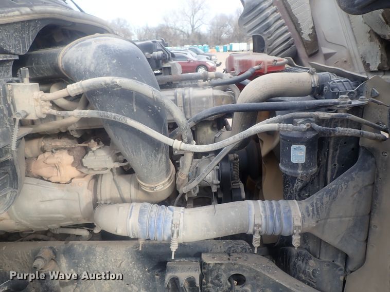 image for item DI7492 2011 Freightliner Cascadia  semi truck