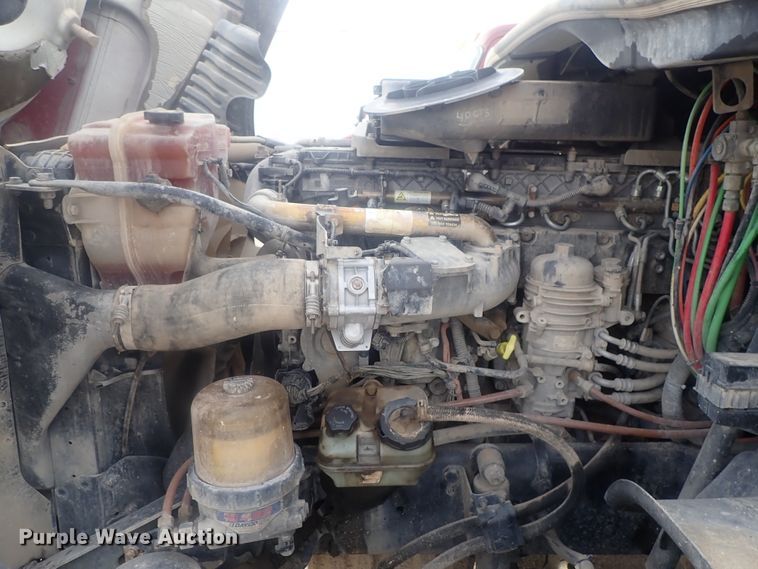 image for item DI7492 2011 Freightliner Cascadia  semi truck