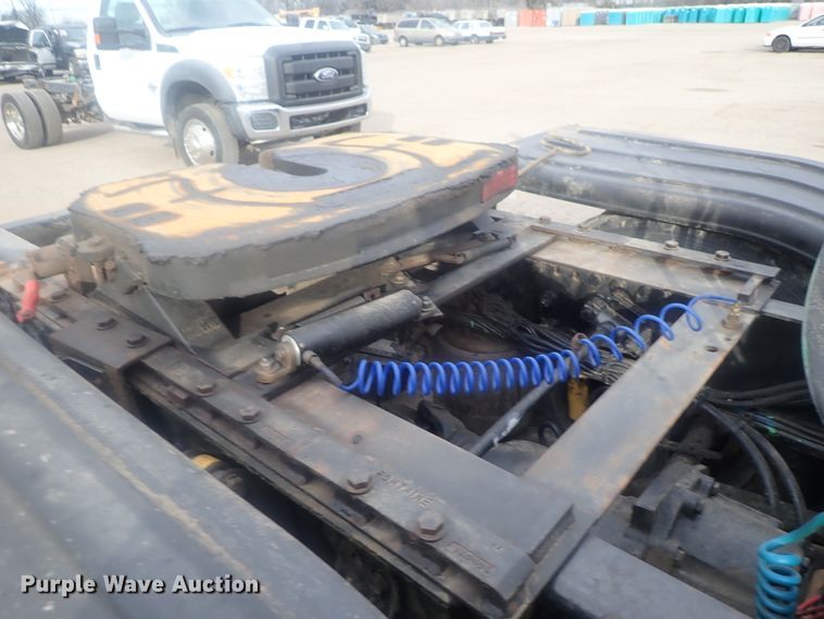 image for item DI7492 2011 Freightliner Cascadia  semi truck