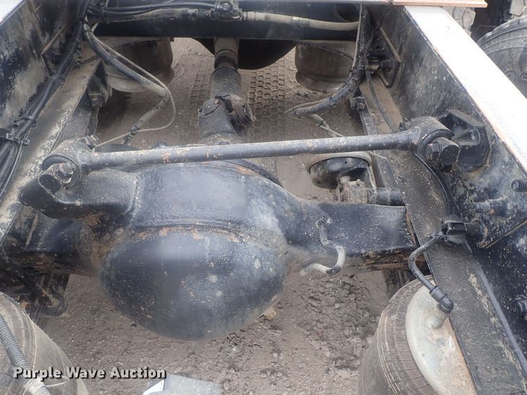 image for item DI7492 2011 Freightliner Cascadia  semi truck