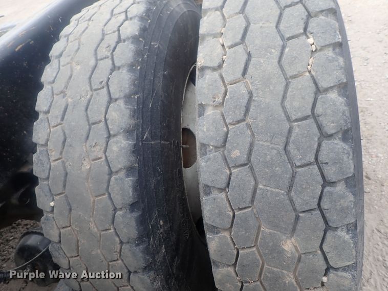 image for item DI7492 2011 Freightliner Cascadia  semi truck