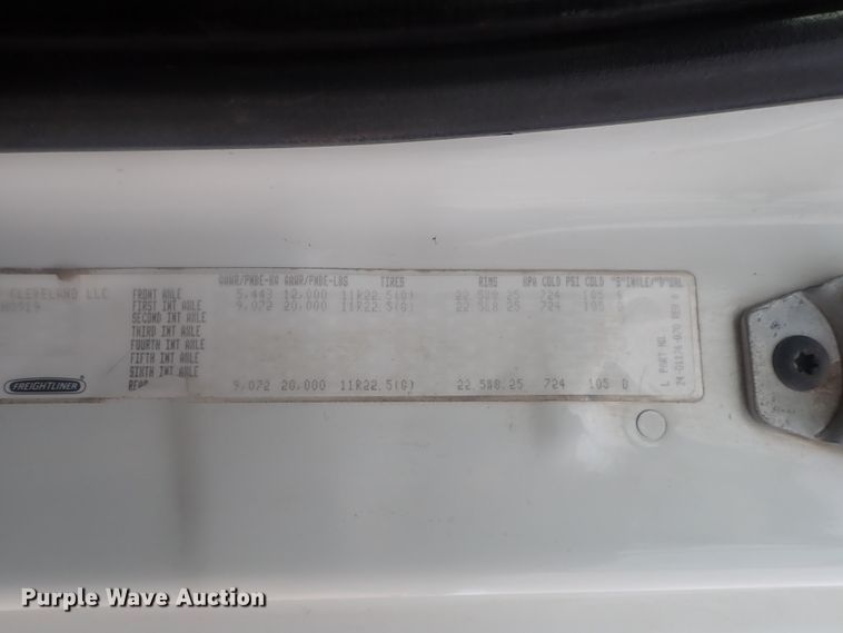 image for item DI7493 2009 Freightliner Cascadia  semi truck