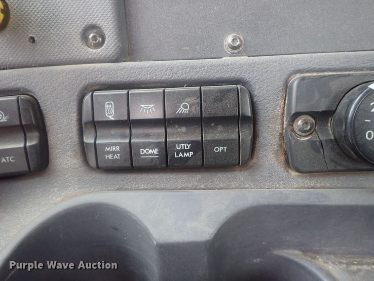 image for item DI7493 2009 Freightliner Cascadia  semi truck