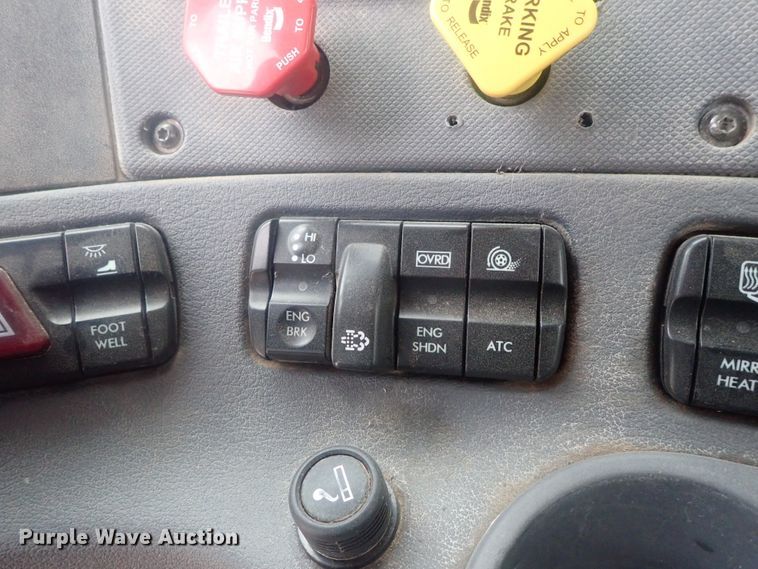 image for item DI7493 2009 Freightliner Cascadia  semi truck