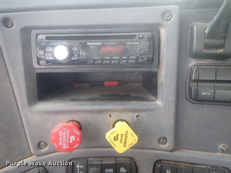 image for item DI7493 2009 Freightliner Cascadia  semi truck