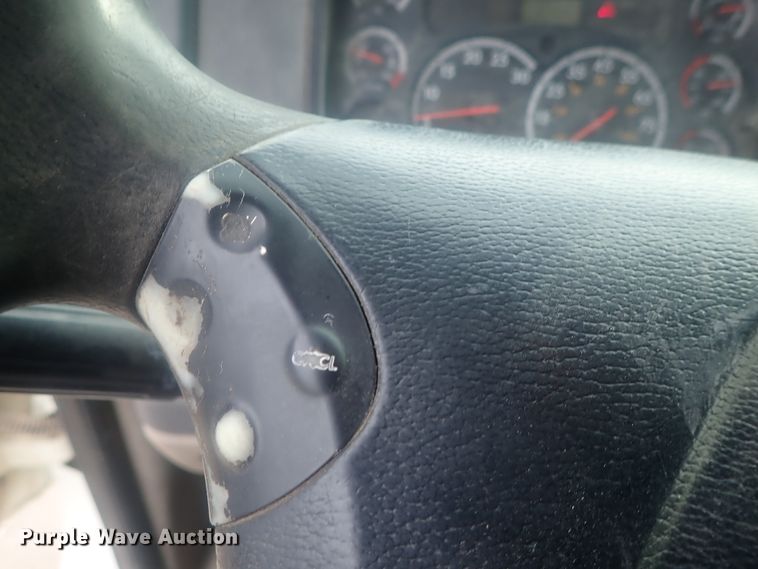 image for item DI7493 2009 Freightliner Cascadia  semi truck