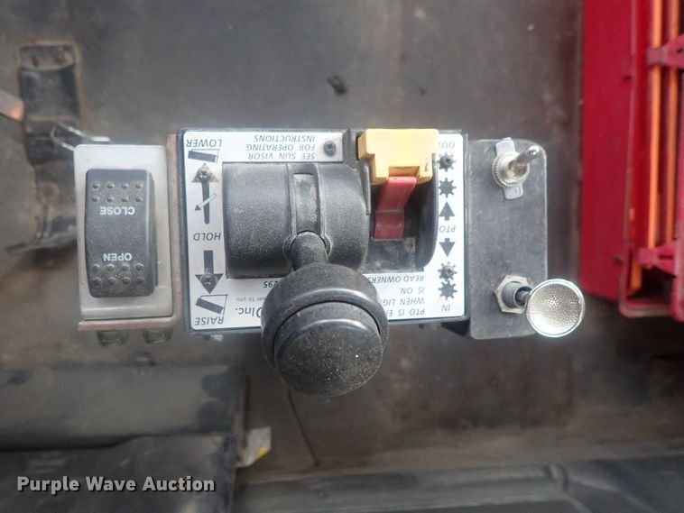 image for item DI7493 2009 Freightliner Cascadia  semi truck