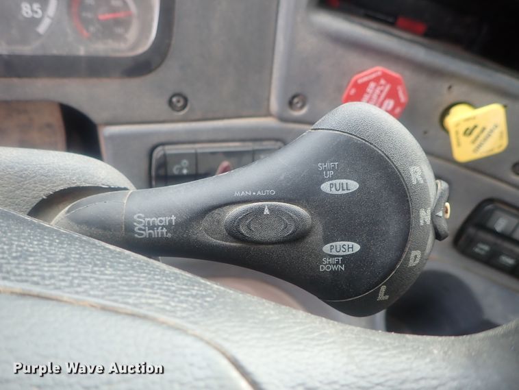 image for item DI7493 2009 Freightliner Cascadia  semi truck