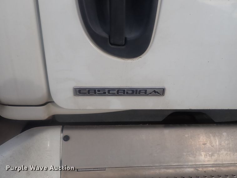 image for item DI7493 2009 Freightliner Cascadia  semi truck